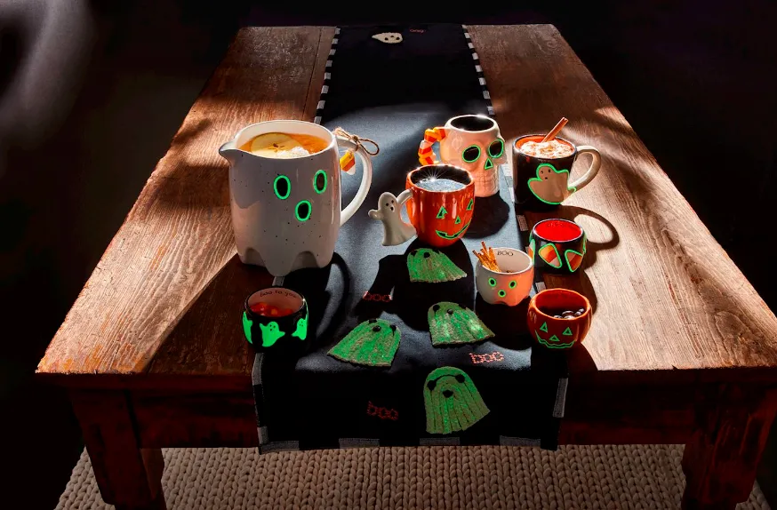 HALLOWEEN GLOW MUGS BY MUD PIE